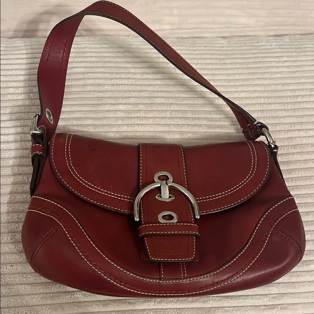 Authentic Coach Elegant Red Leather SoHo Shoulder Bag